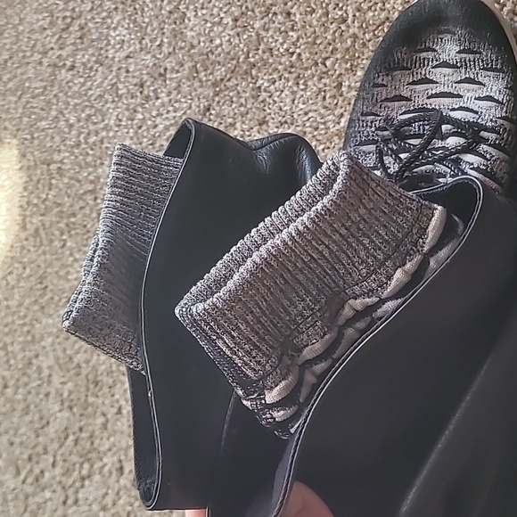 Nike Roshe TWO Hi Flyknit black gray pull on sneaker boots size 8.5 - Picture 4 of 9